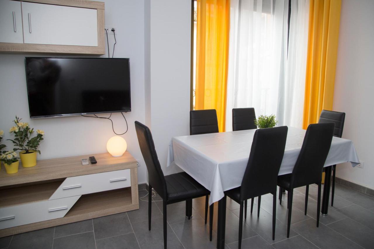 Apartamentos La Plazuela Banos De Montemayor Eksteriør billede