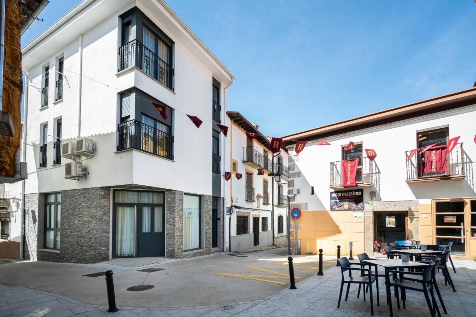 Apartamentos La Plazuela Banos De Montemayor Eksteriør billede