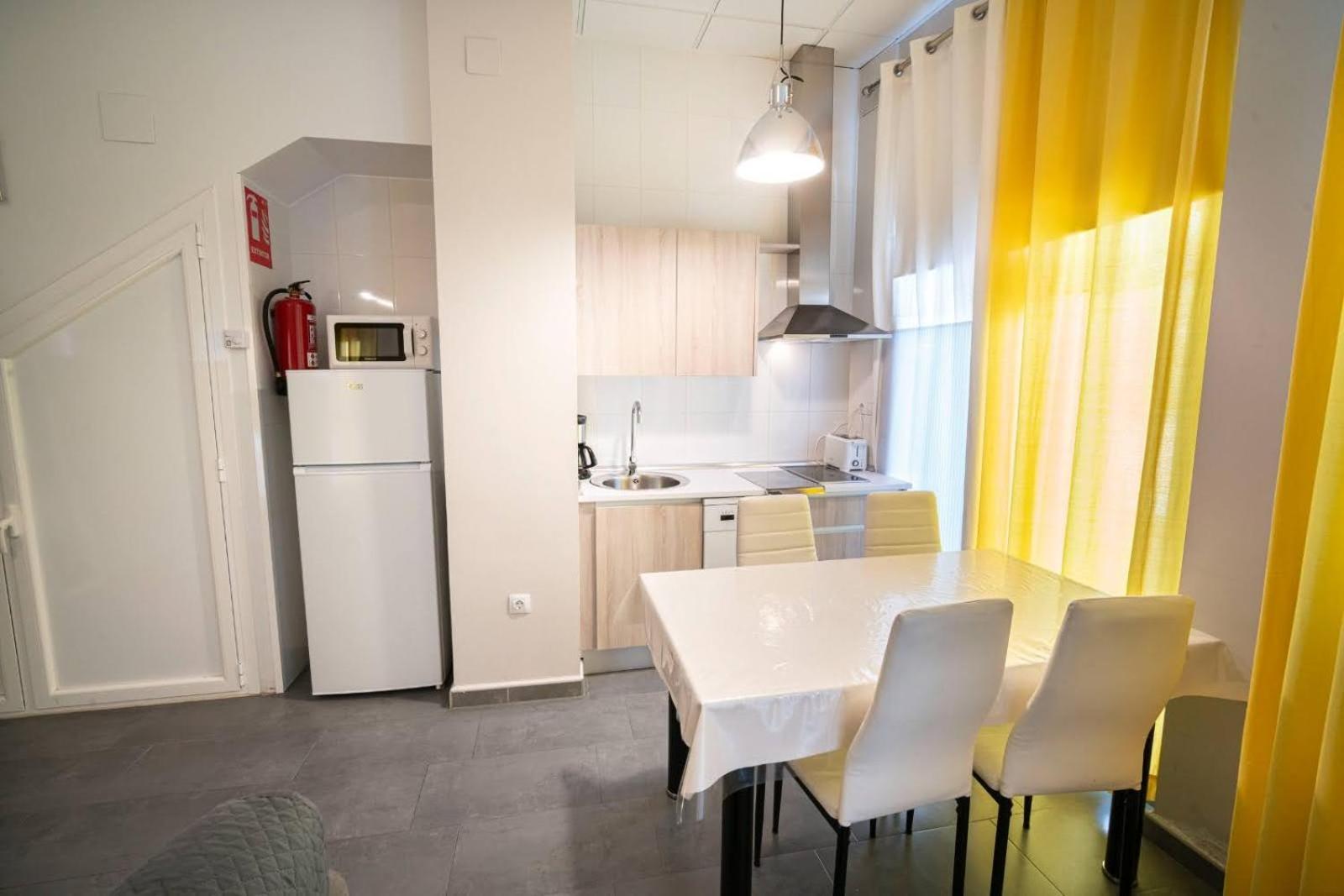 Apartamentos La Plazuela Banos De Montemayor Eksteriør billede
